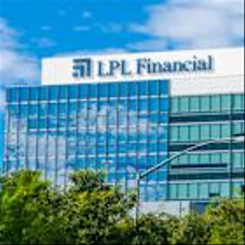 LPL Shares Jump on Earnings Beat. CEO Upbeat on Retaining Commonwealth Advisors.