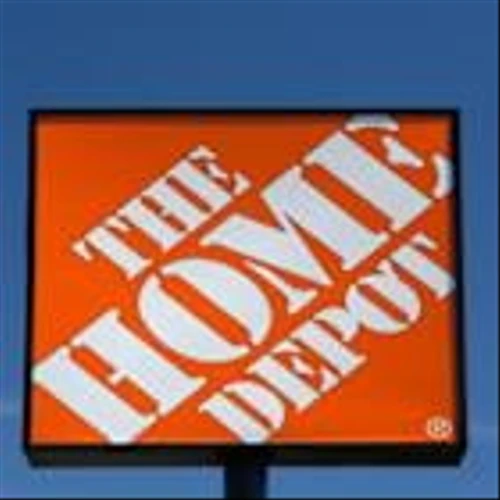Is Home Depot Still a Long-Term Winner Despite 2025 EPS Decline?