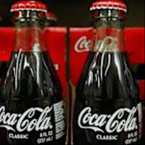 Warren Buffett’s Cash Up to $382 Billion: 2 Dividend Stocks He Never Sells