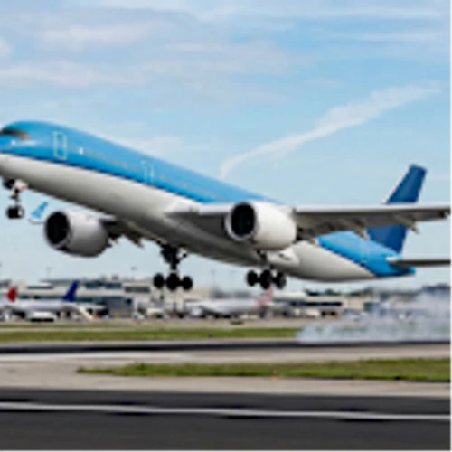 Travel Demand Soars Despite Fuel Costs—Are Airline Stocks a Buy?