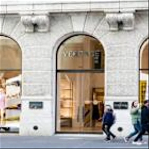 Luxury fashion icon steps down after nearly three decades