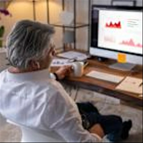 1 Ultra-High-Yield Consumer Goods Stock to Buy Hand Over Fist and 1 to Avoid