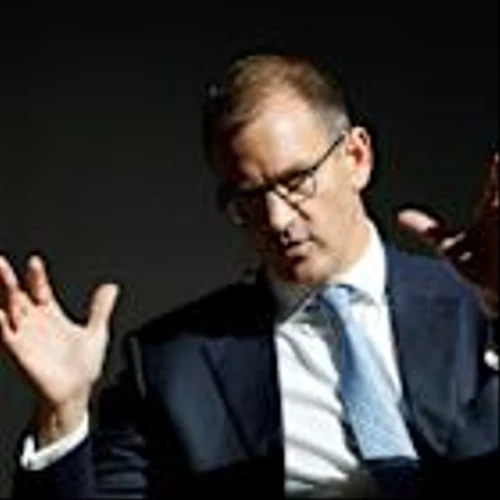 Royal Mail owner gets £4.5bn stake in French oil giant