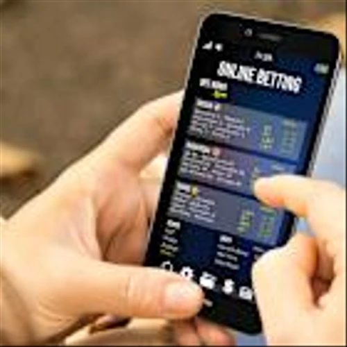 DraftKings Climbs On This Analyst Comment; New Data-Center Play Gets Target Hike
