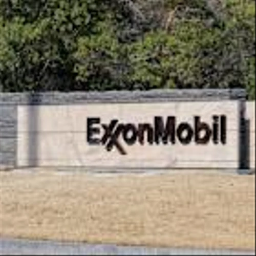 Scotiabank and Wolfe Research Cut Exxon Mobil (XOM) Price Targets