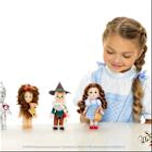 Follow the Yellow Brick Road: JAKKS Pacific Debuts Adorable The Wizard of Oz Product Line
