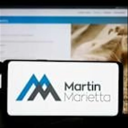 Are Wall Street Analysts Predicting Martin Marietta Stock Will Climb or Sink?