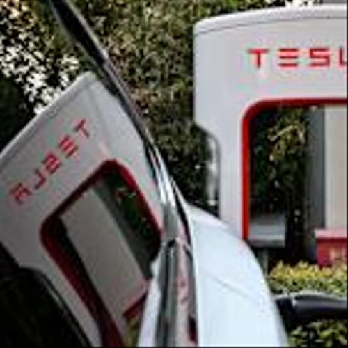 Tesla, Apple's DEI vote, bitcoin declines: Market Minute