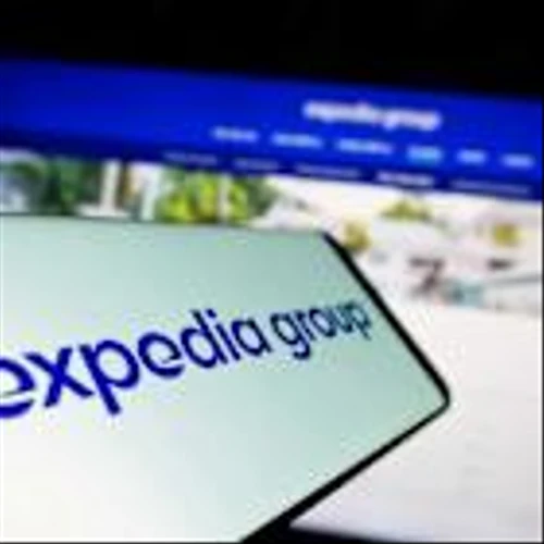 Is Expedia Group Stock Underperforming the Nasdaq?