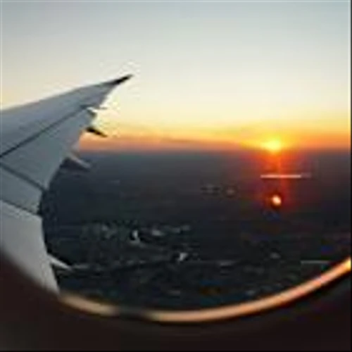 American Airlines Stock Alert: Should You Sell AAL Now Amid TSA Shortages, Potential Airport Closures?