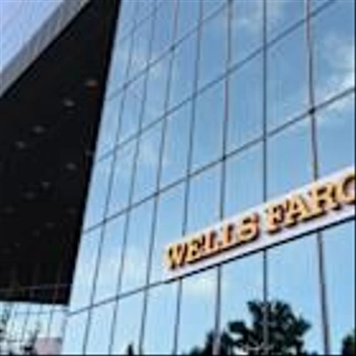 Goldman, Wells Fargo Lead $17 Billion Bank Borrowing Spree