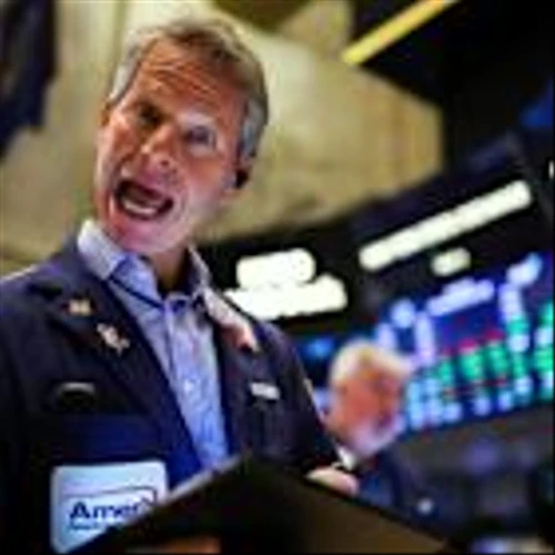 Top analyst revamps S&P 500 target for the rest of the year