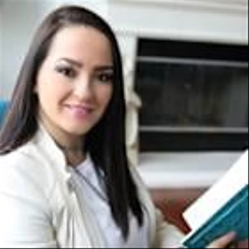 College of DuPage Alumna Receives Outstanding Alumni Award from the AACC