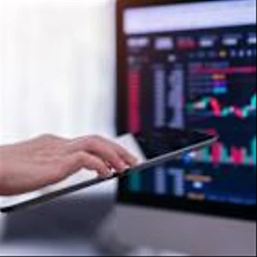 How to play software stocks in a shaky macro climate