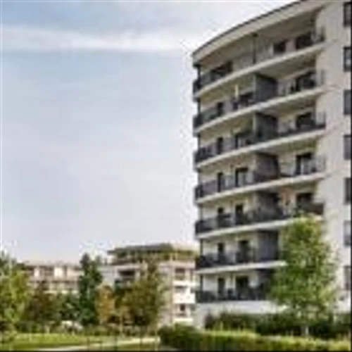 What Does the Recent Apartment Sale Mean for Camden’s Share Price in 2025?