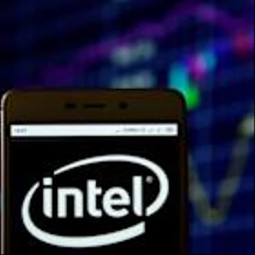 Intel Chips Excel in AI Benchmark: Will it Boost Prospects?