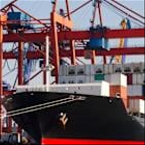 Hapag Lloyd ZIM Deal Reshapes Valuation Outlook And Israeli Shipping Exposure