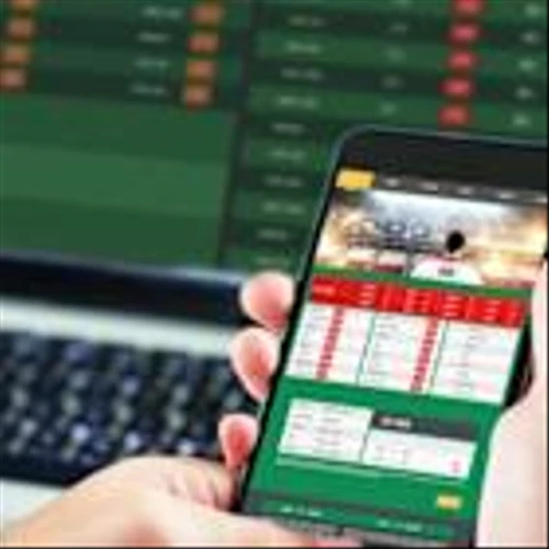 Wedbush Lowers AppLovin (APP) PT to $465, Cites Valuation Reset, Industry Headwinds