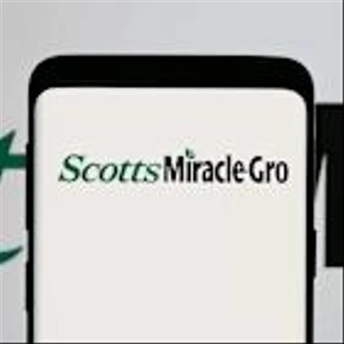 Scotts Miracle-Gro upgraded to Buy by Truist: Call of the Day