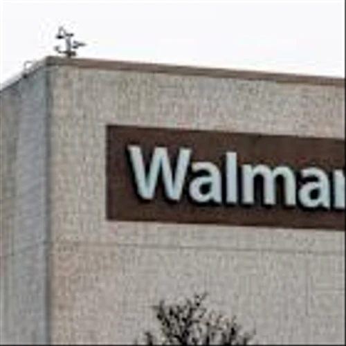 Walmart’s award-winning $168 Viktor & Rolf perfume with 4,300+ perfect ratings is on sale for only $78