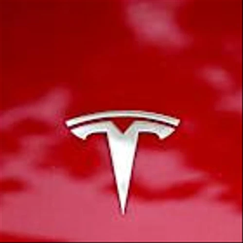 Tesla Stock Targets 4-Day Winning Run. Why Musk’s SpaceX Is Stealing Focus.