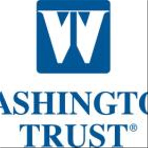 Washington Trust Employees Build Welcome Home Kits to Benefit Crossroads RI