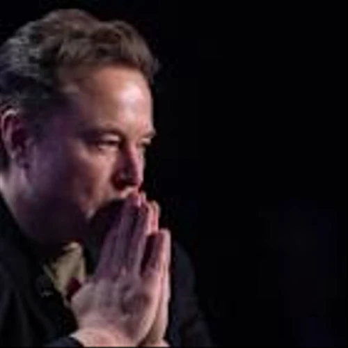 Elon Musk takes shot at rival facing major problem