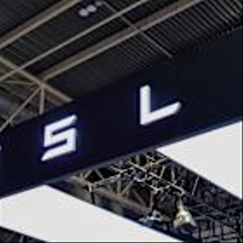 Trump's tariff deadline, Tesla, Powell & Fed future: 3 Things