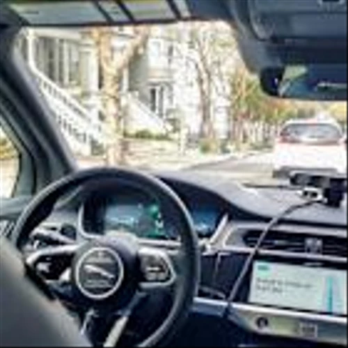 China-U.S. Robotaxi Race Kicks off in U.K.