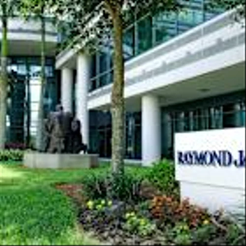 $950 Million Advisor Team Jumps to Raymond James From Ameriprise