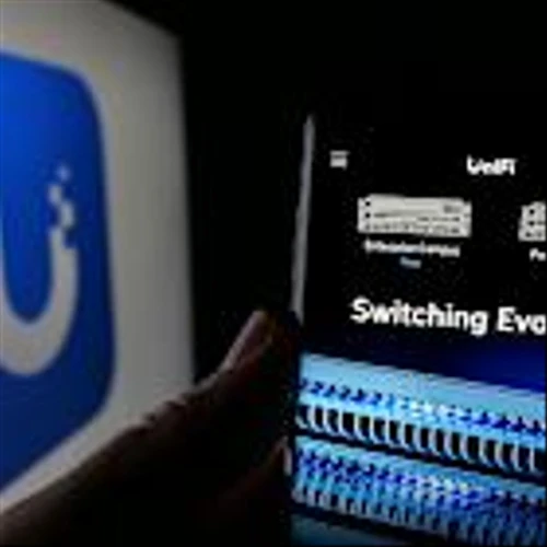 Funds Load Up On Data Center Play; Stock Rockets Near Buy Point