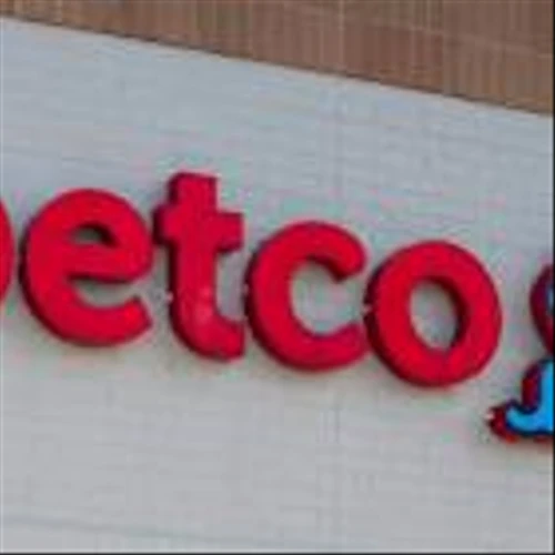 Campbell's responds to exec. lawsuit, Petco raises outlook