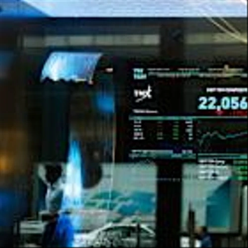Canadians Load Up on US Stocks Despite Donald Trump’s Trade War