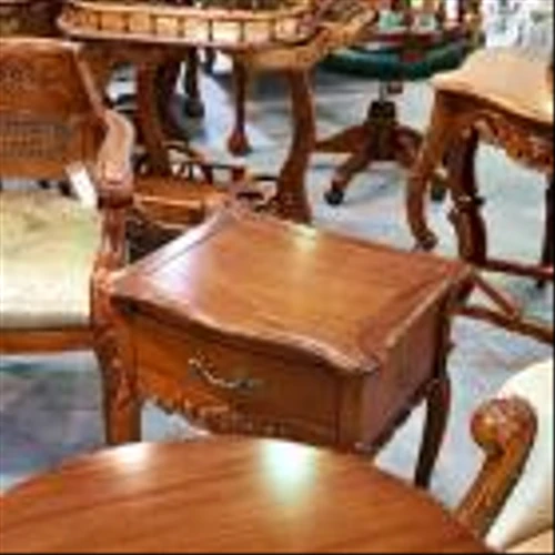 Arhaus (NASDAQ:ARHS) May Have Issues Allocating Its Capital