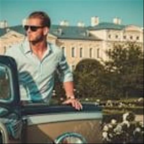 Rich, young Americans are ditching the stormy stock market — here are the alternative assets they're banking on instead