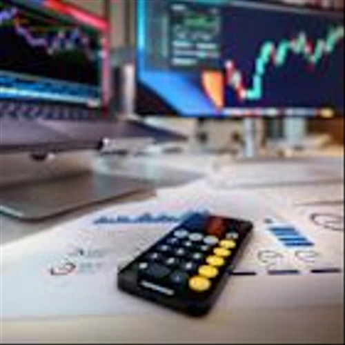 Erie Indemnity Stock: Is ERIE Underperforming the Financial Sector?