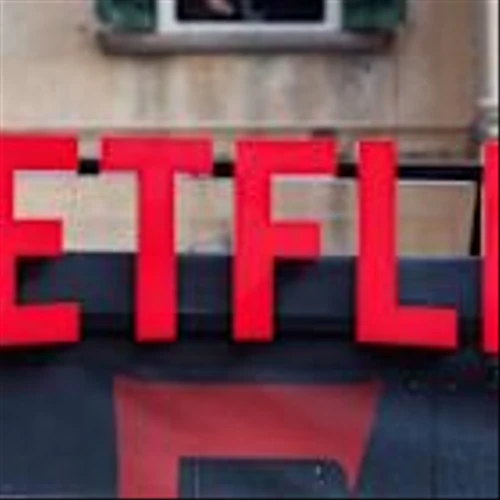 Netflix in lead for WBD bid, Canadian banks top earnings estimates