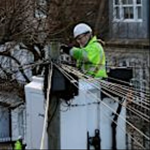 Mobile network launches £10 broadband as merger sparks price war