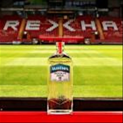 To Gin & Glory - Aviation American Gin and Wrexham AFC Team Up to Unveil Limited-Edition Commemorative Pack