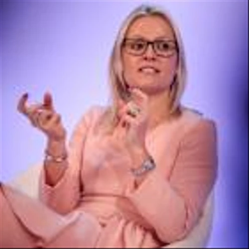 Longest serving female FTSE 100 boss steps down