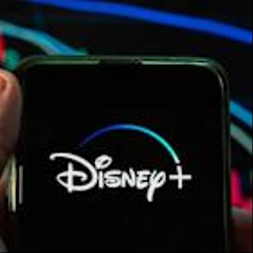 I’m a Financial Advisor: The Pros and Cons of Buying Disney Stock Right Now