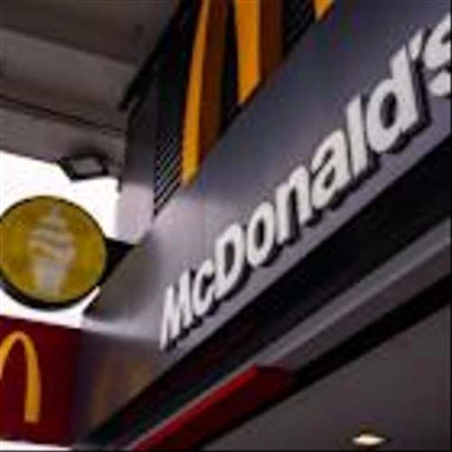 McDonald’s Chief Blasts Minimum Wage Loophole for Tipped Workers
