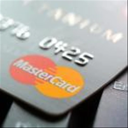 Mastercard Outpaces Visa in Growth With Low Volatility Risk