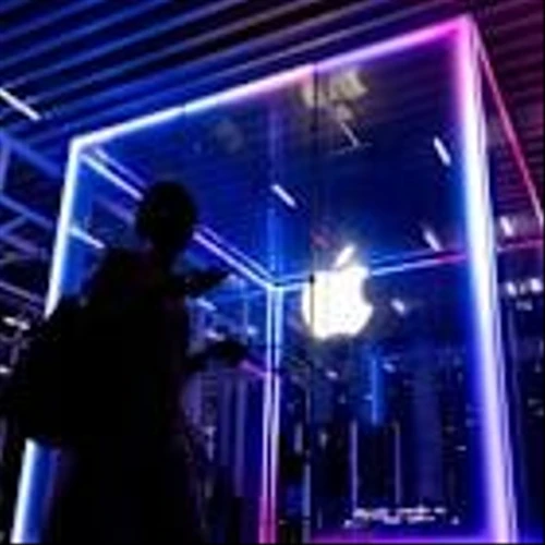 What the heck is going on at Apple?