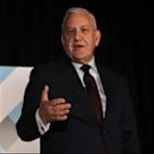 Union Pacific CEO tells customers they will benefit from merger