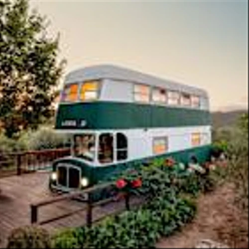 Airbnb Stock: Is It Time to Throw in the Towel?