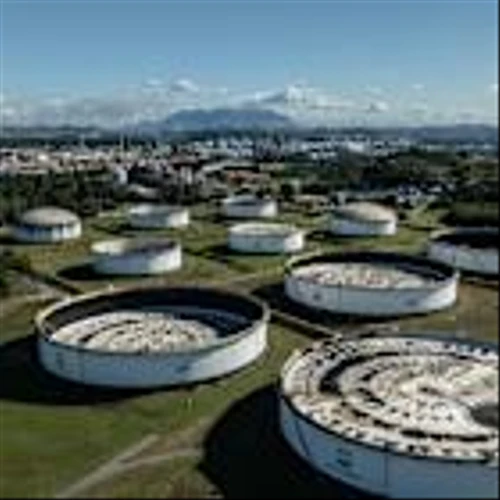Oil Sinks as Slew of Weak US Economic Data Revives Demand Fears