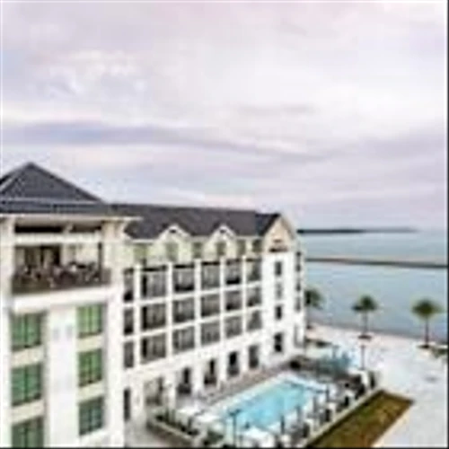 IHG Hotels & Resorts Recognizes Hotel Indigo Panama City Marina With Coveted "Torchbearer Award"