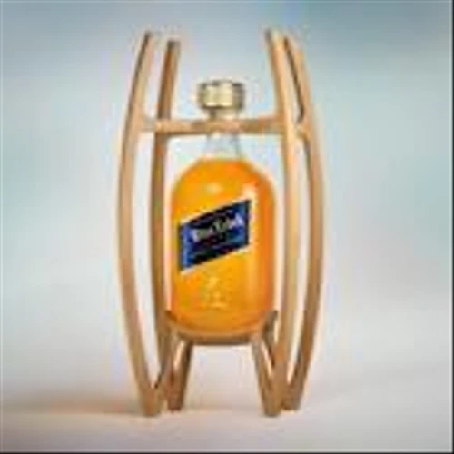 JOHNNIE WALKER ESTABLISHES A NEW STANDARD IN DESIGN INNOVATION BY INTRODUCING BLUE LABEL ULTRA, THE WORLD'S LIGHTEST WHISKY BOTTLE