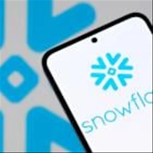 Snowflake & Palantir, Travelers, J.B. Hunt: Trending Tickers